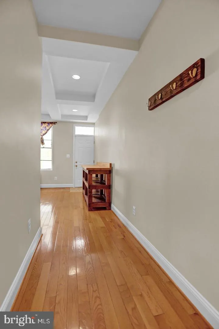 404 E LORRAINE AVENUE Baltimore, MD 21218