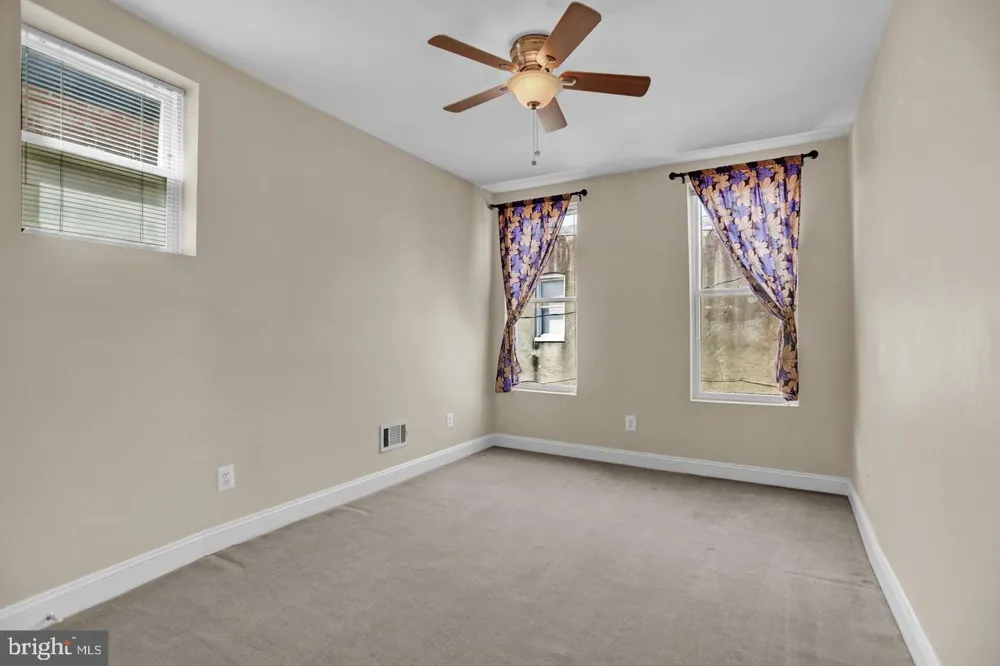 404 E LORRAINE AVENUE Baltimore, MD 21218