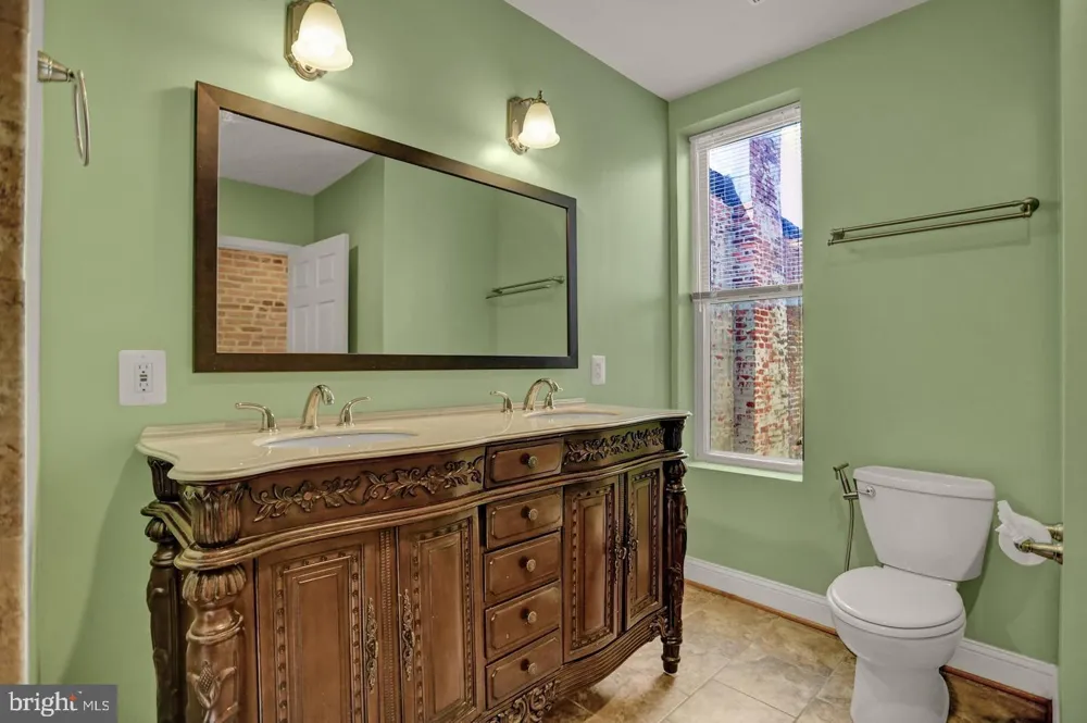 404 E LORRAINE AVENUE Baltimore, MD 21218