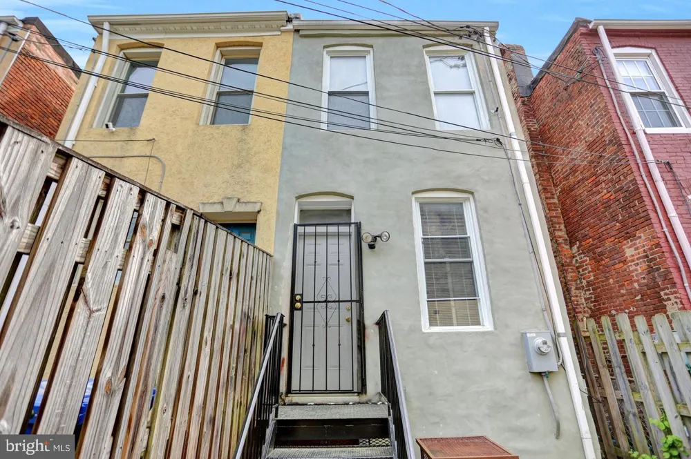 404 E LORRAINE AVENUE Baltimore, MD 21218