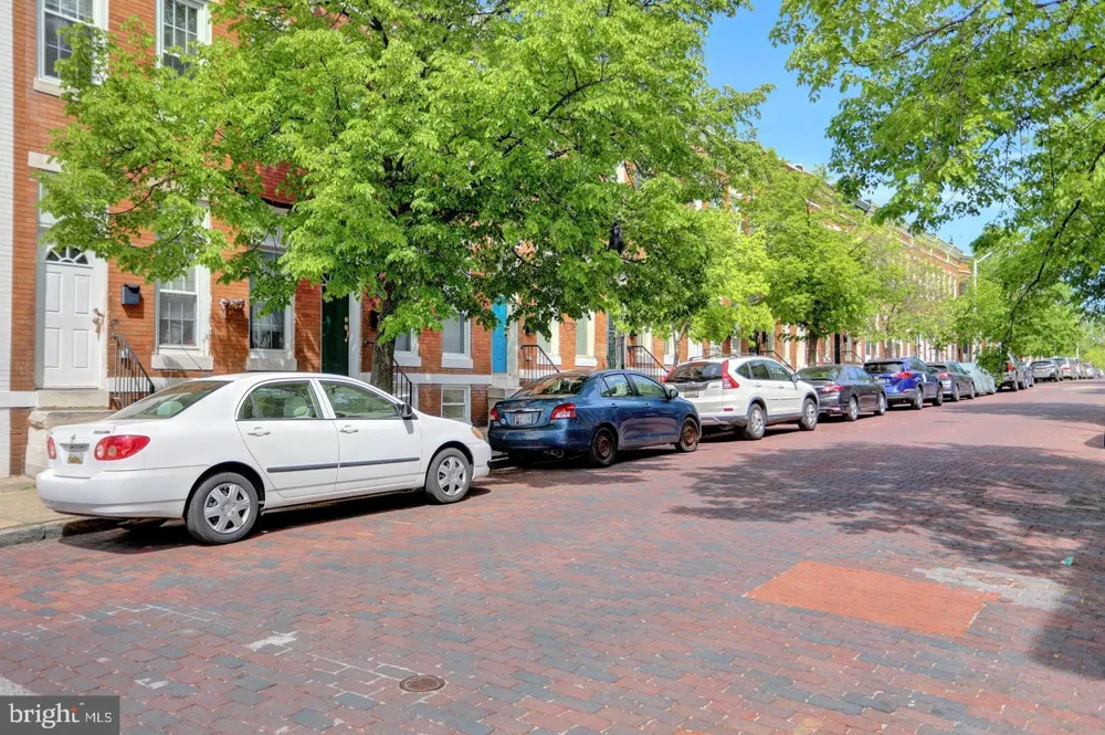 404 E LORRAINE AVENUE Baltimore, MD 21218