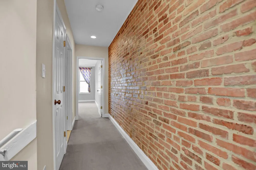 404 E LORRAINE AVENUE Baltimore, MD 21218