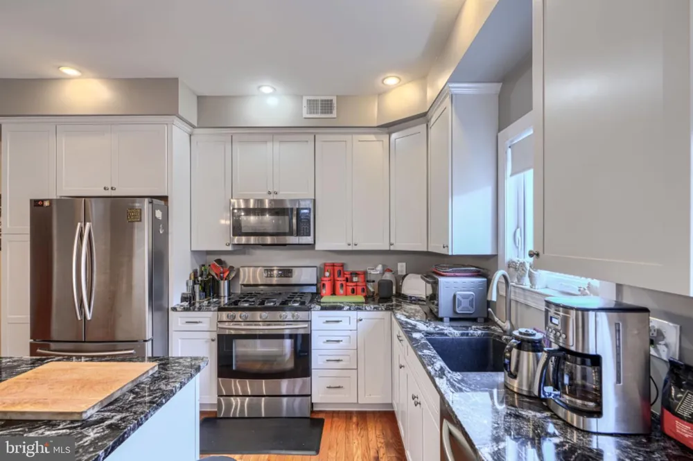 2710 CALVERT STREET Baltimore, MD 21218