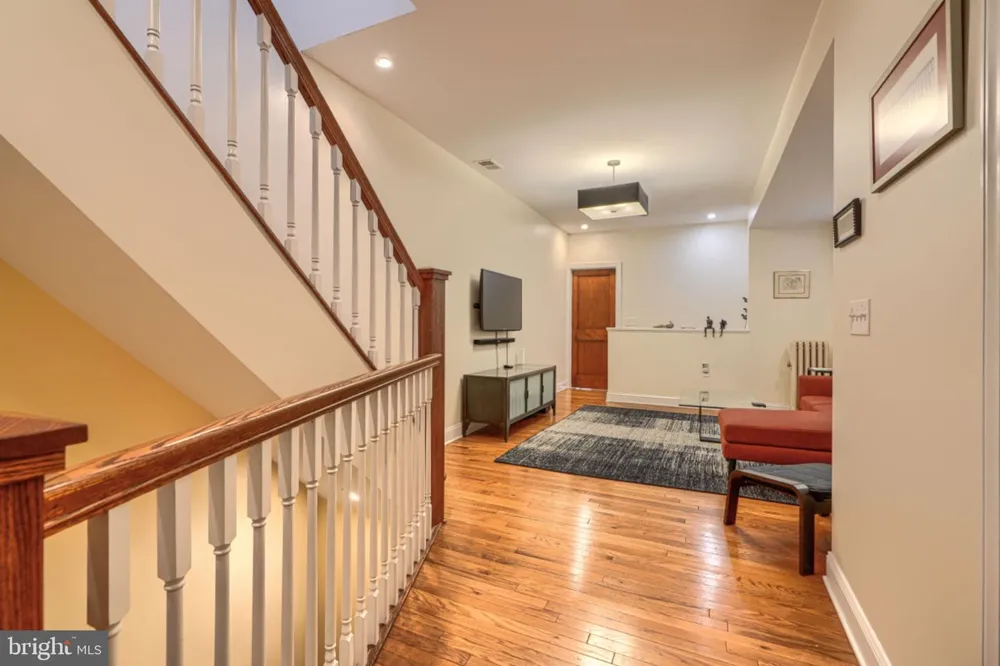 2710 CALVERT STREET Baltimore, MD 21218