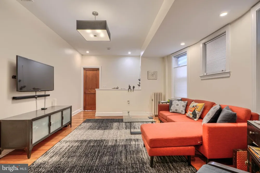 2710 CALVERT STREET Baltimore, MD 21218