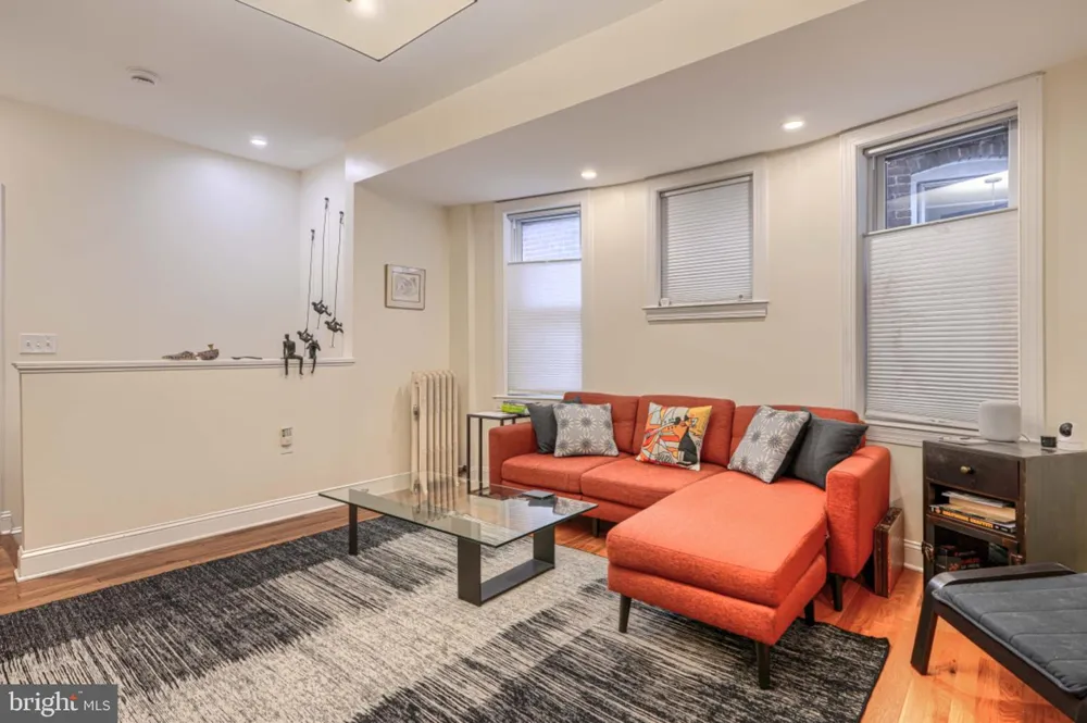 2710 CALVERT STREET Baltimore, MD 21218