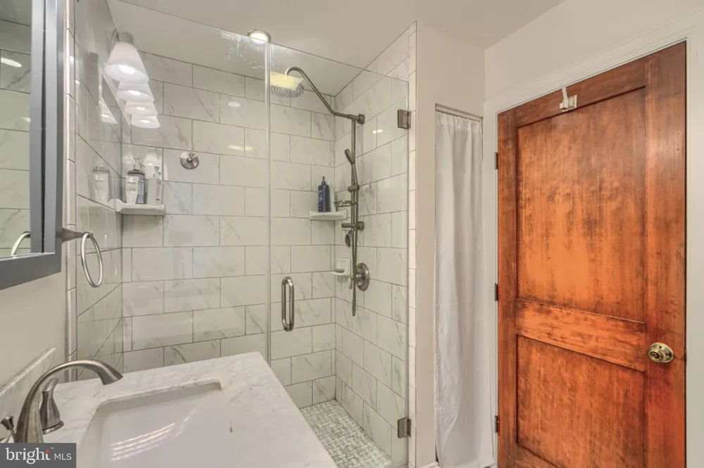 2710 CALVERT STREET Baltimore, MD 21218