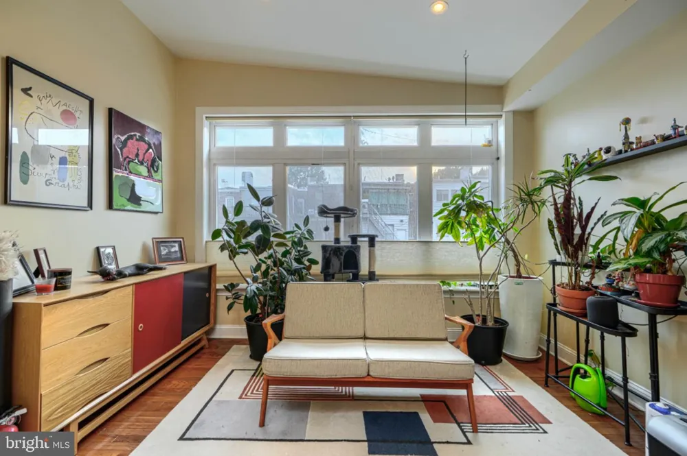 2710 CALVERT STREET Baltimore, MD 21218