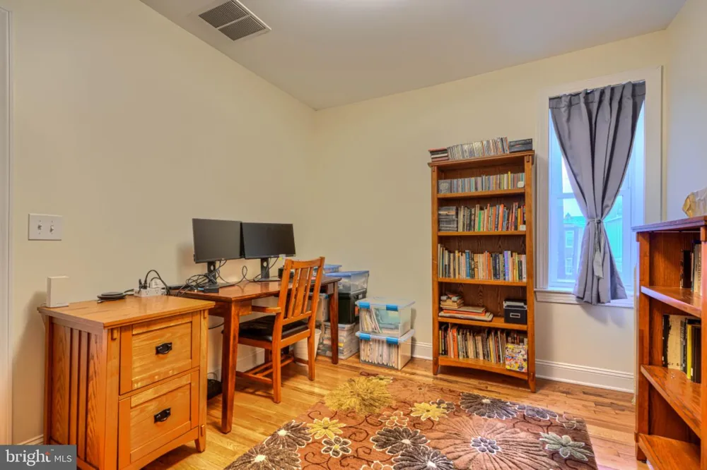 2710 CALVERT STREET Baltimore, MD 21218