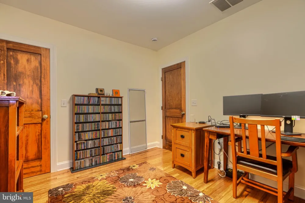 2710 CALVERT STREET Baltimore, MD 21218