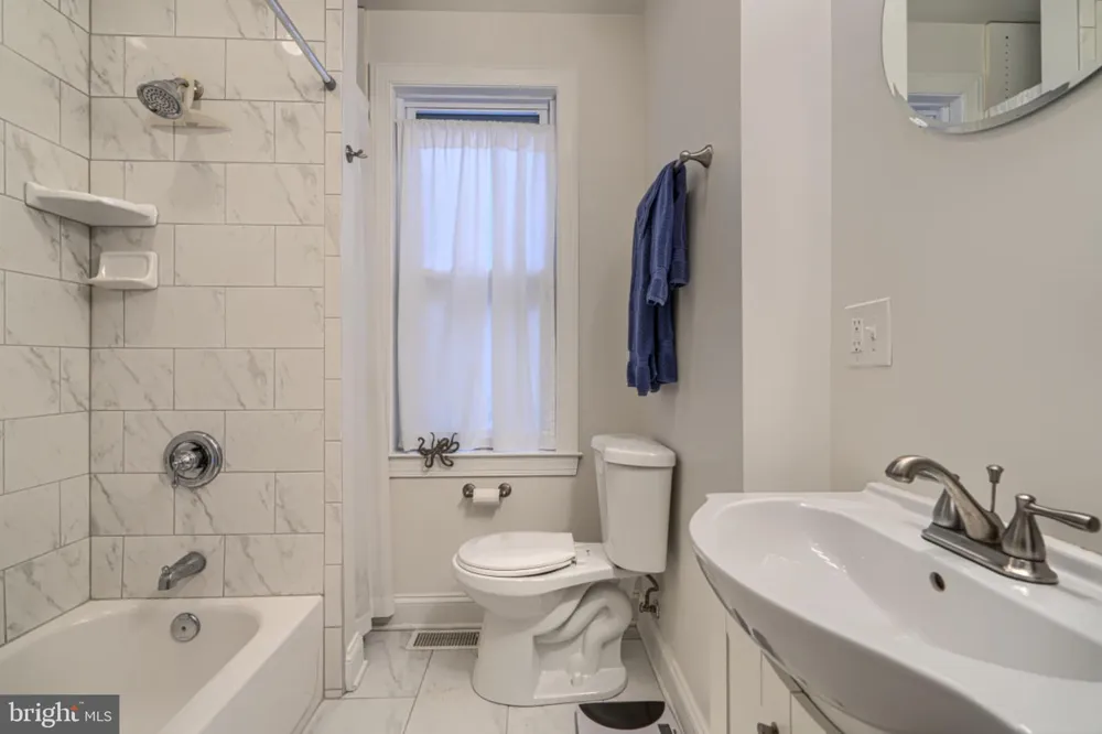 2710 CALVERT STREET Baltimore, MD 21218