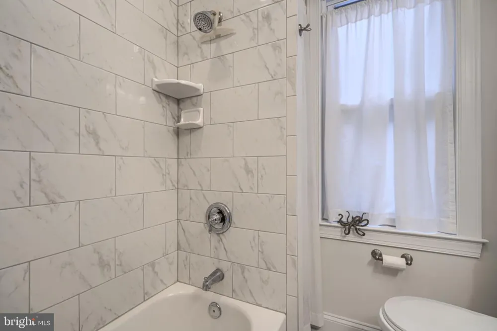 2710 CALVERT STREET Baltimore, MD 21218