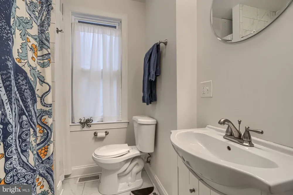 2710 CALVERT STREET Baltimore, MD 21218