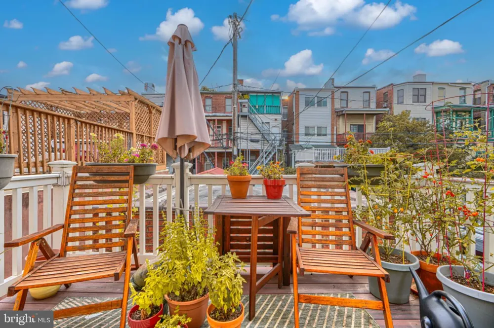 2710 CALVERT STREET Baltimore, MD 21218