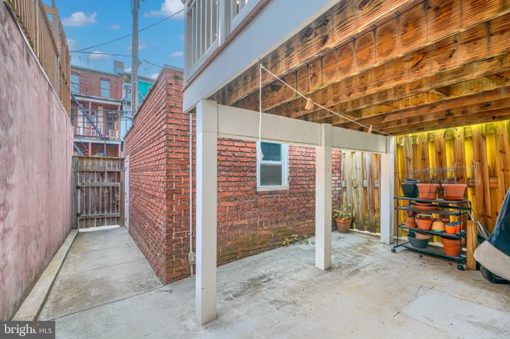 2710 CALVERT STREET Baltimore, MD 21218