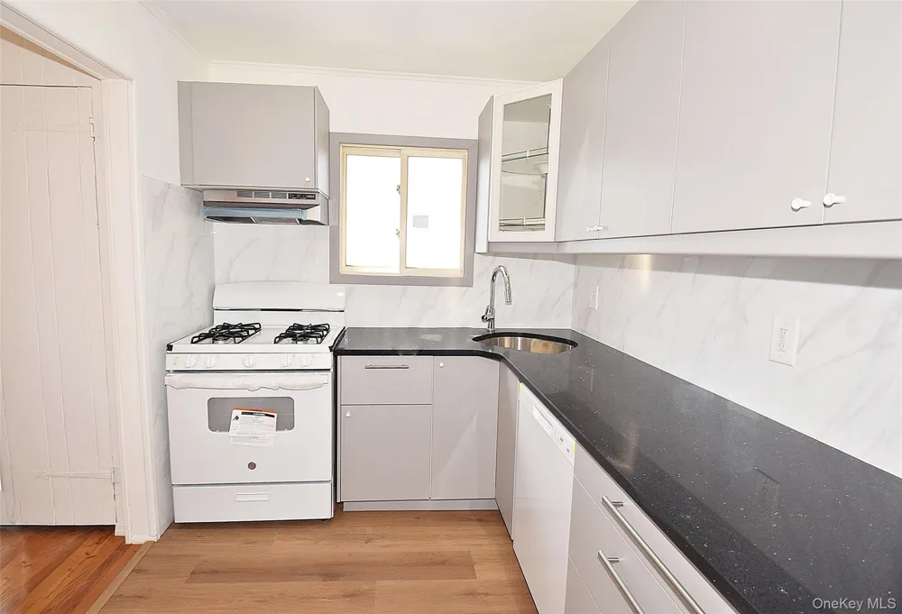 855 Surf Street Lindenhurst, NY 11757