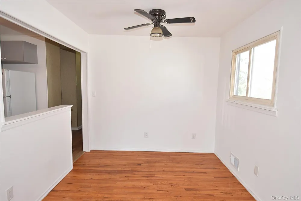855 Surf Street Lindenhurst, NY 11757