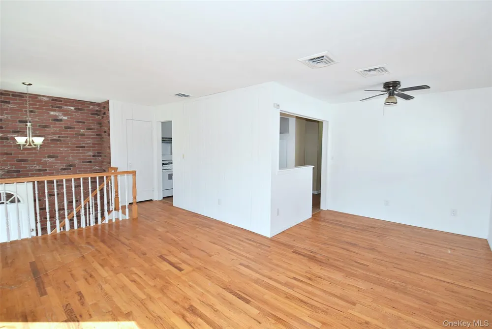 855 Surf Street Lindenhurst, NY 11757