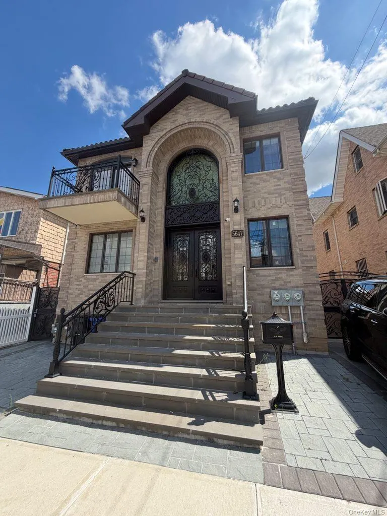 5647 136th Street Flushing, NY 11355