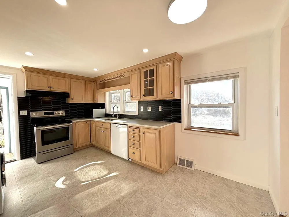 25 W Lakeshore Drive #Upper unit Carmel, NY 10512