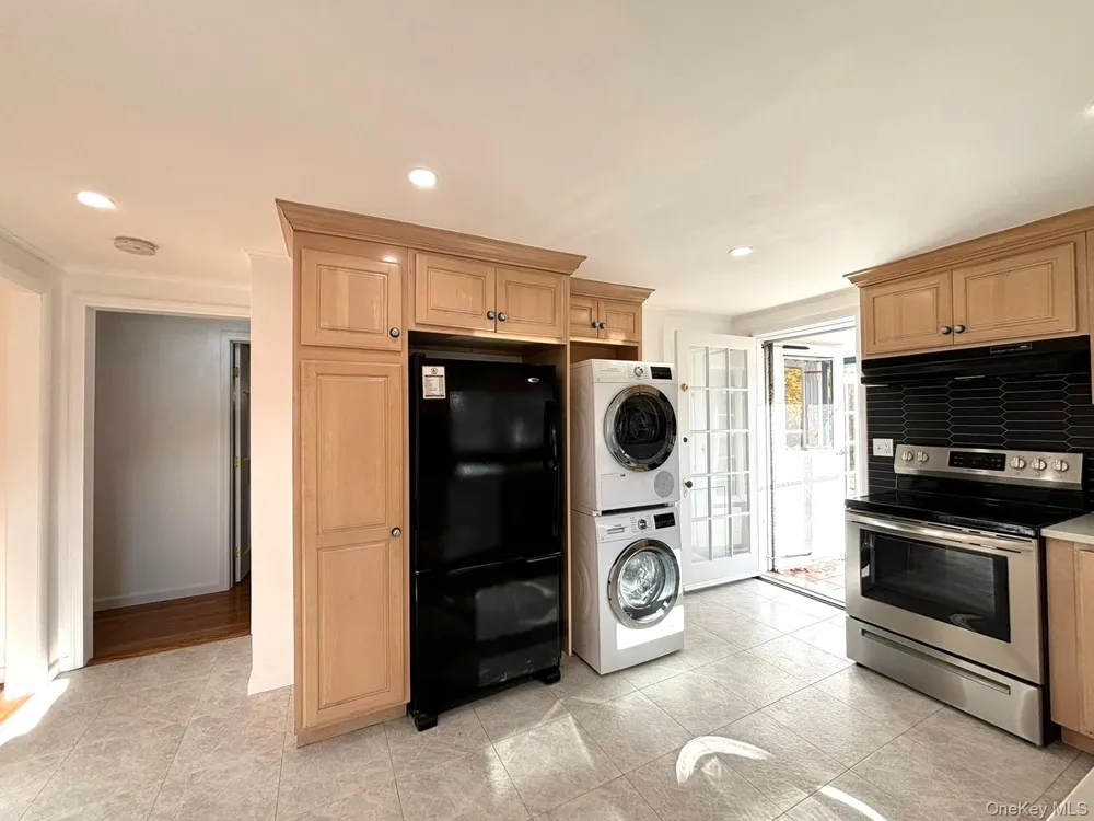 25 W Lakeshore Drive #Upper unit Carmel, NY 10512