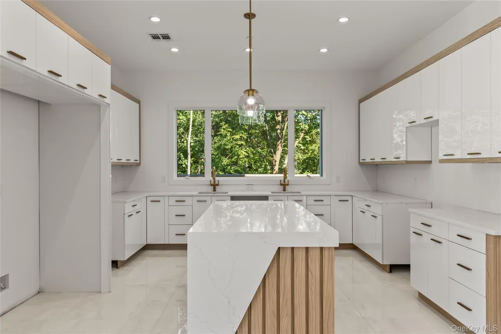 30 Northbrook Road #201 Spring Valley, NY 10977