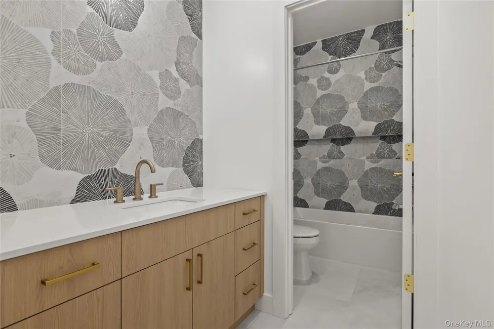 30 Northbrook Road #201 Spring Valley, NY 10977