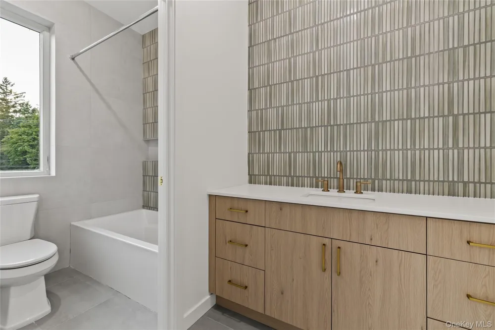 30 Northbrook Road #201 Spring Valley, NY 10977