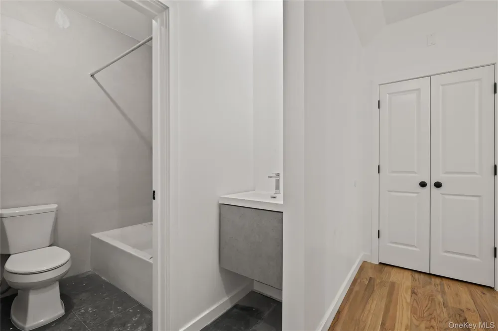 30 Northbrook Road #201 Spring Valley, NY 10977