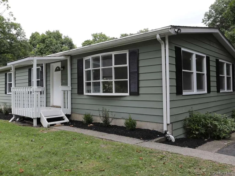 8 Victoria Lane Beacon, NY 12508