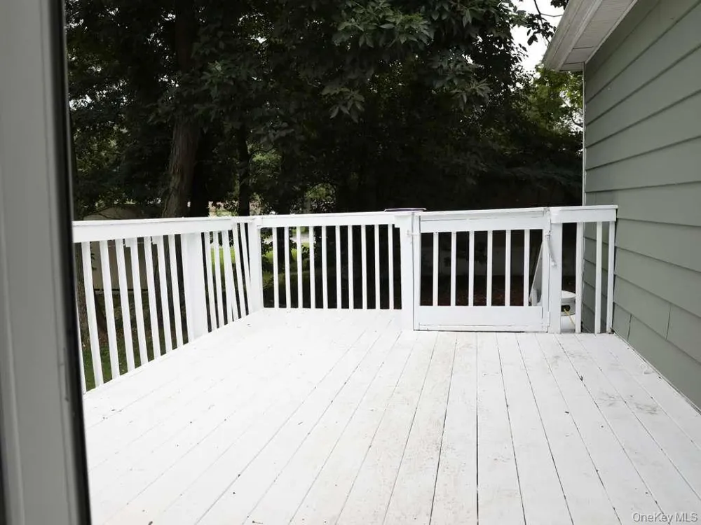 8 Victoria Lane Beacon, NY 12508