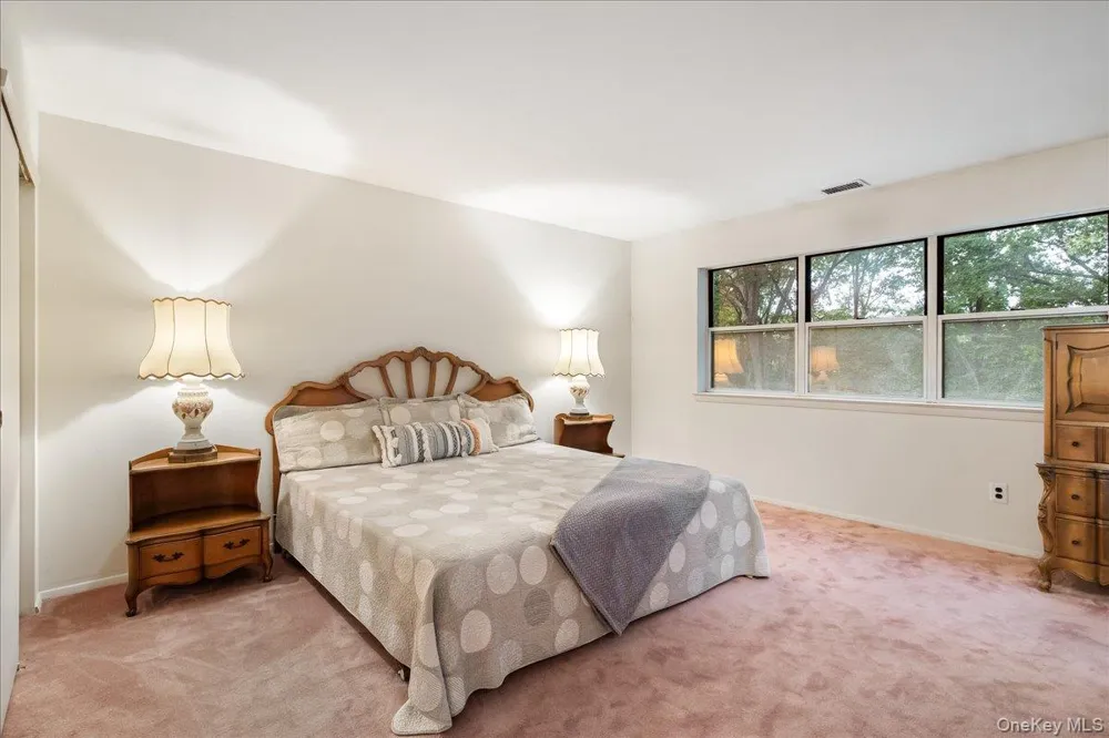 38 Larkspur Lane Commack, NY 11725
