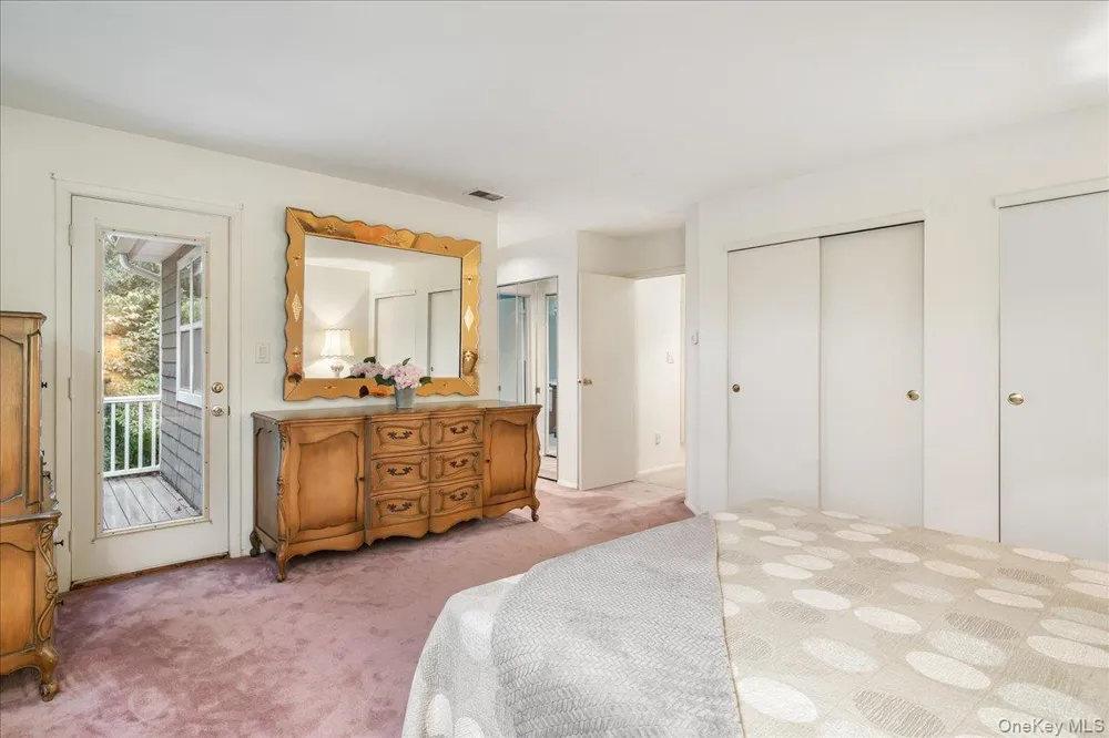 38 Larkspur Lane Commack, NY 11725