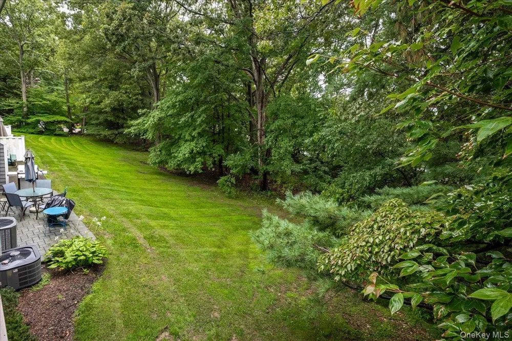 38 Larkspur Lane Commack, NY 11725