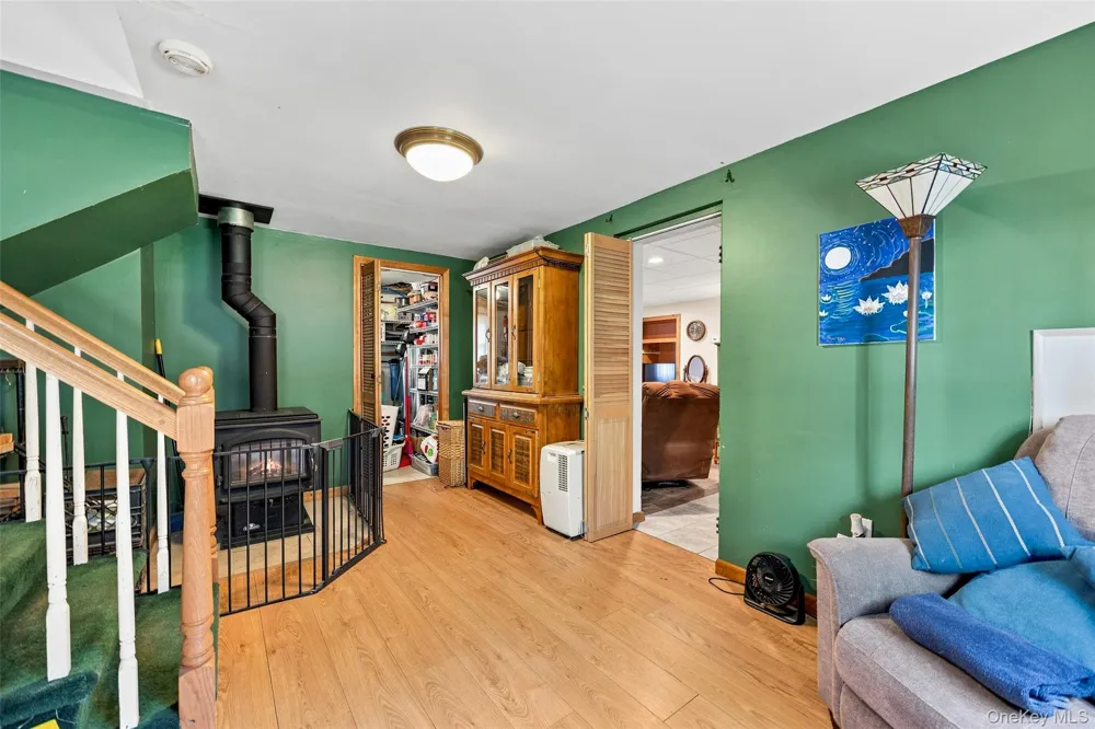 121 Hammond Road Thiells, NY 10984