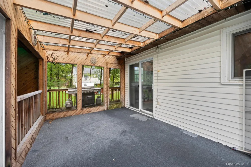 121 Hammond Road Thiells, NY 10984