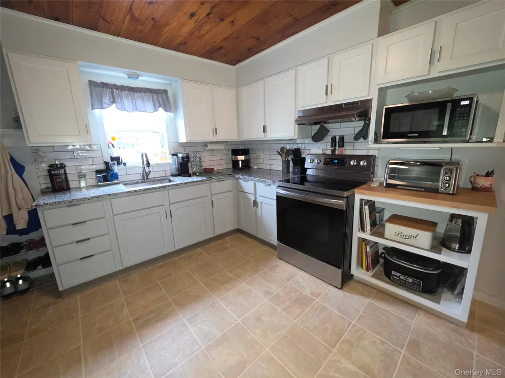 2187 County Route 8 Elizaville, NY 12523
