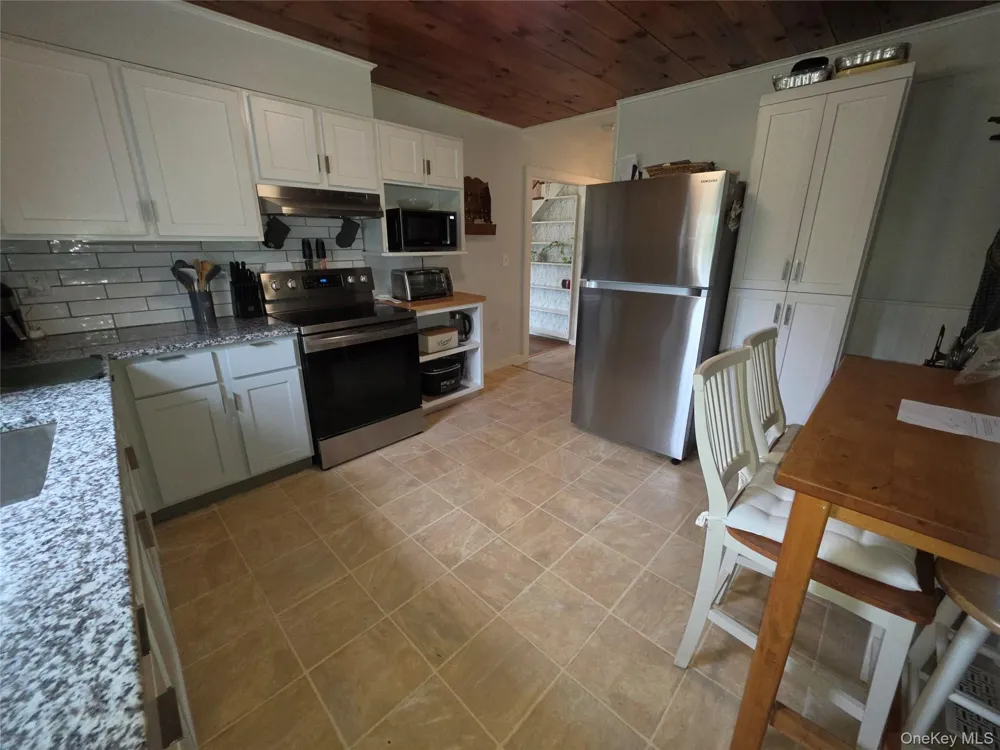 2187 County Route 8 Elizaville, NY 12523