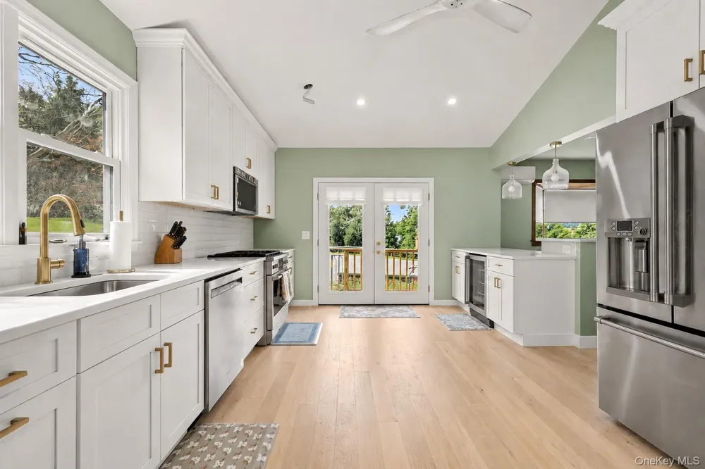 127 Highland Avenue Verplanck, NY 10596