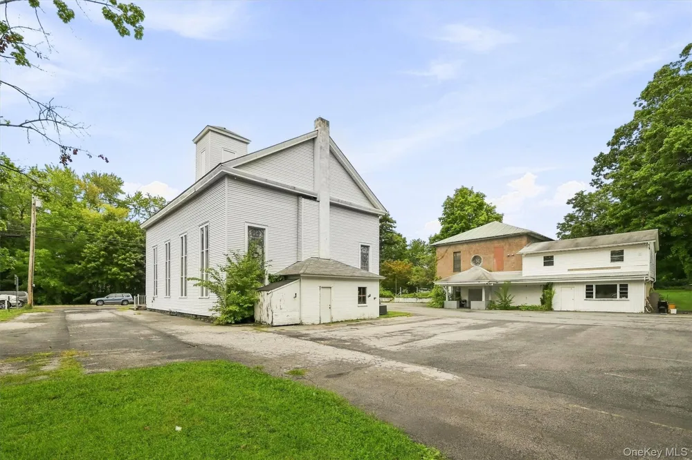 1926 and 1928 Route 44/55 Modena, NY 12548