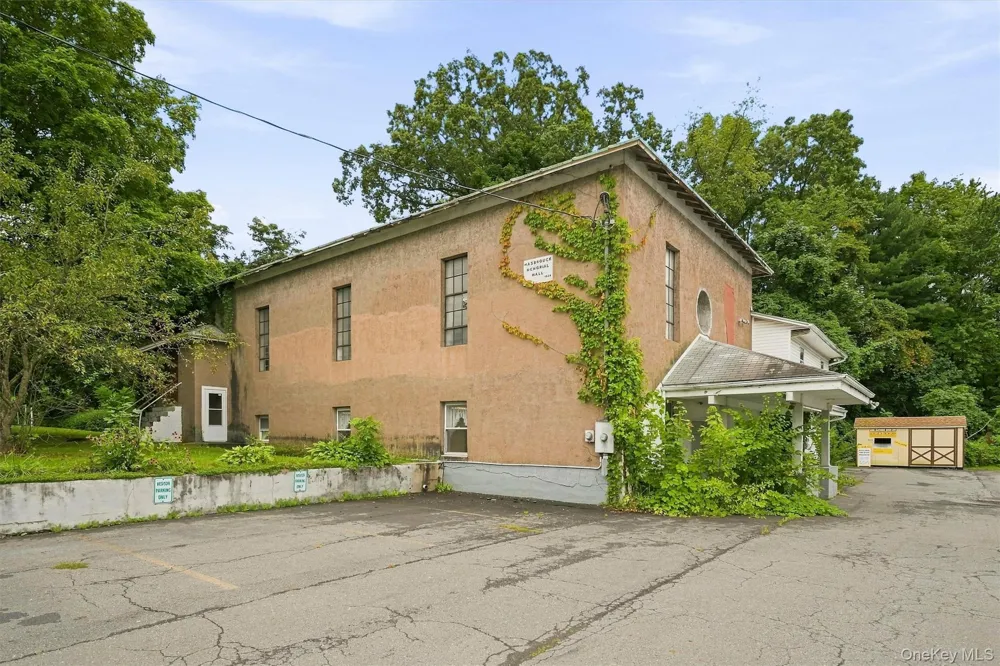 1926 and 1928 Route 44/55 Modena, NY 12548