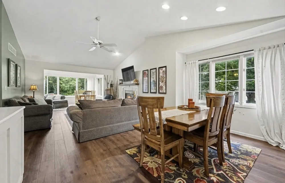 2017 Blue Bell Way Grand Rapids, MI 49504