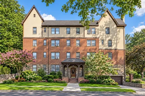 10 Oakridge Place #8D