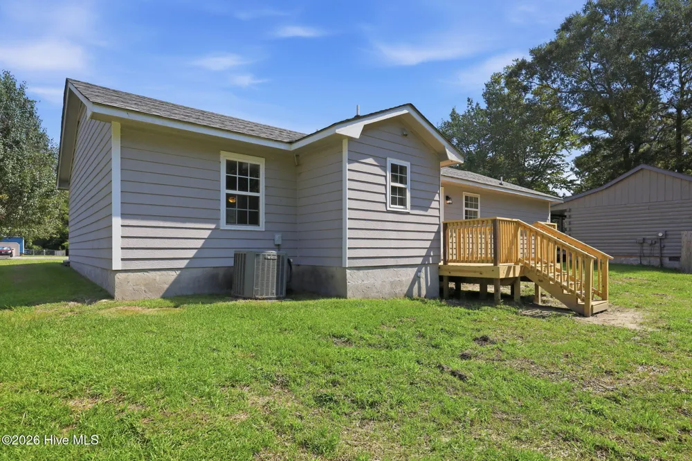 864 Mill River Road Jacksonville, NC 28540