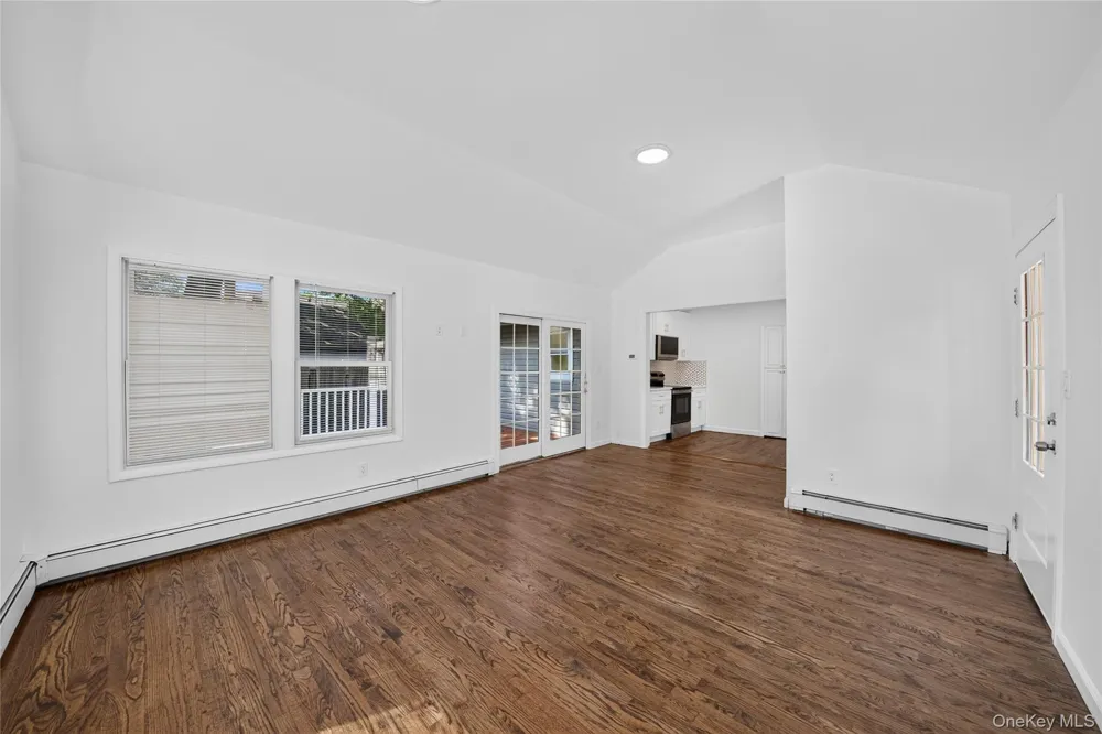 10 Field Place Huntington Station, NY 11746
