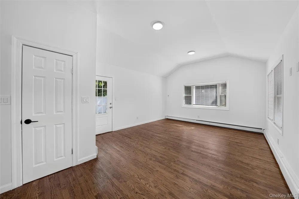 10 Field Place Huntington Station, NY 11746