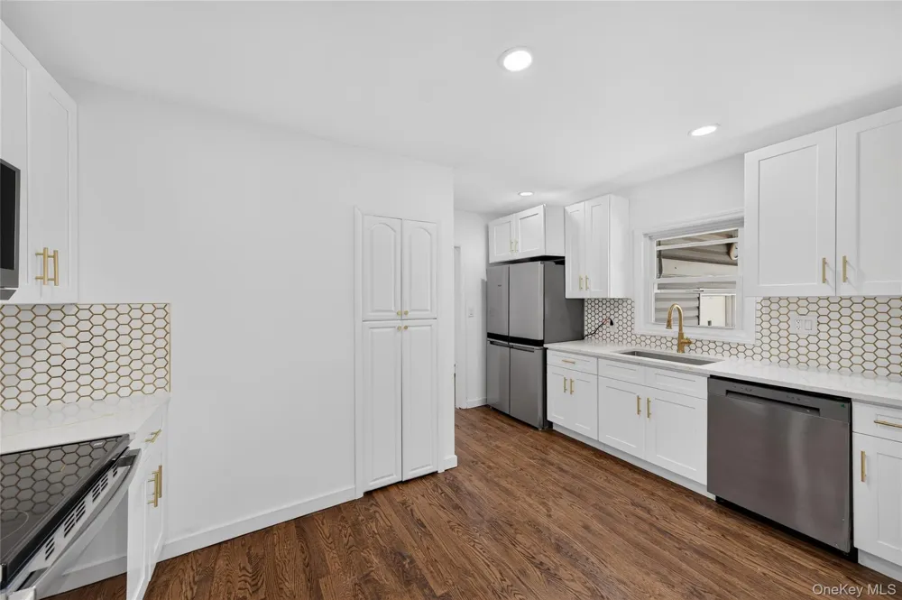 10 Field Place Huntington Station, NY 11746