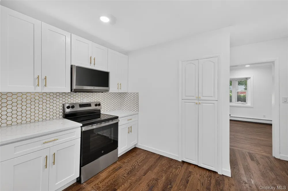 10 Field Place Huntington Station, NY 11746