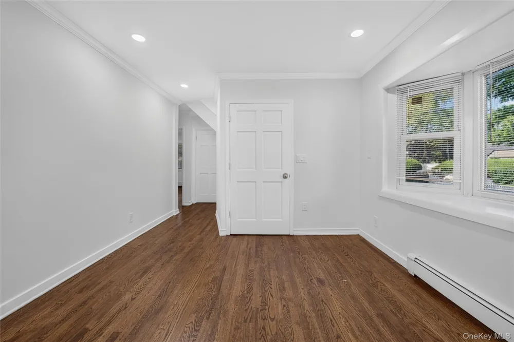 10 Field Place Huntington Station, NY 11746