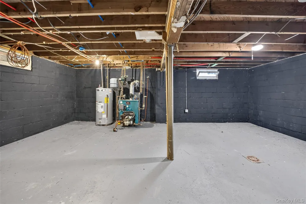 10 Field Place Huntington Station, NY 11746